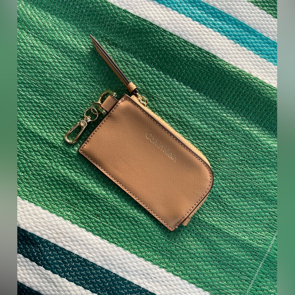 ✨🎉 Calvin Klein Beige Card and Coin Holder with Keychain - Picture 6 of 16